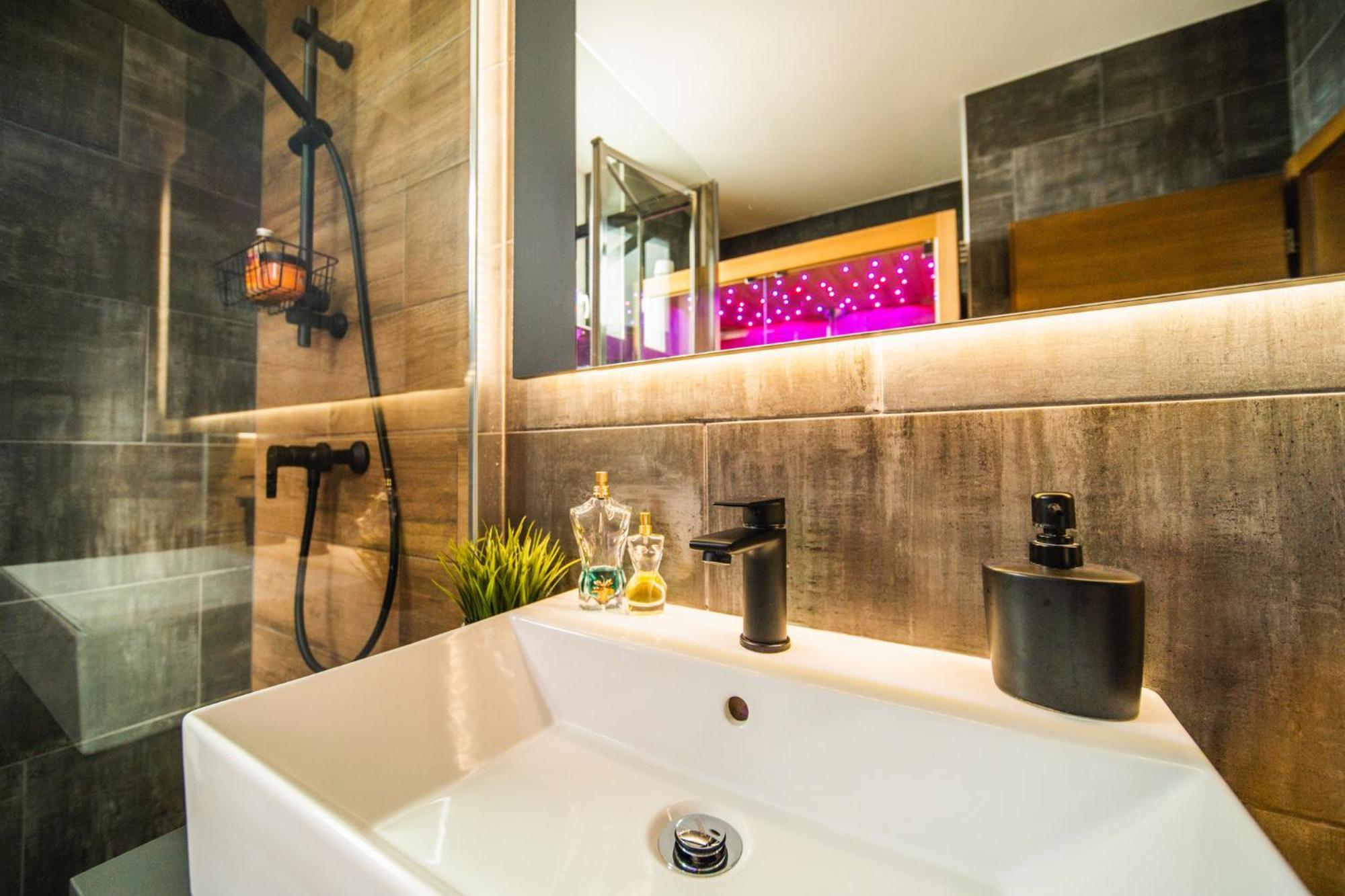 K Relax Place, Varazdinske Toplice, Modern Home With Sauna, Jacuzzi, Wifi Екстериор снимка